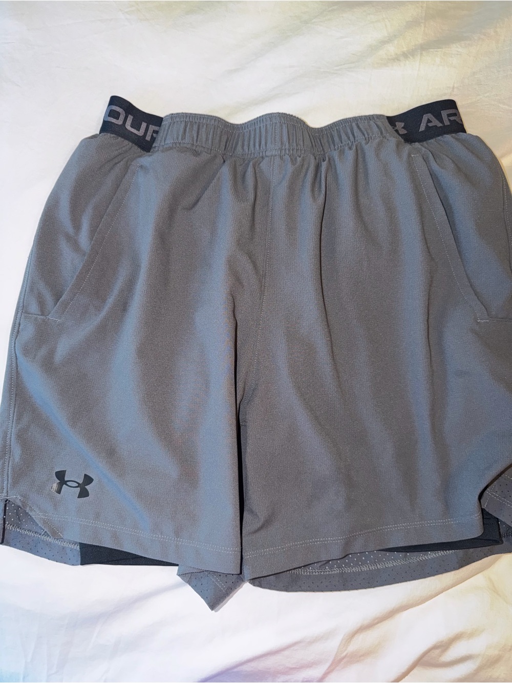 Under Armour Men’s Gray Athletic Training Shorts